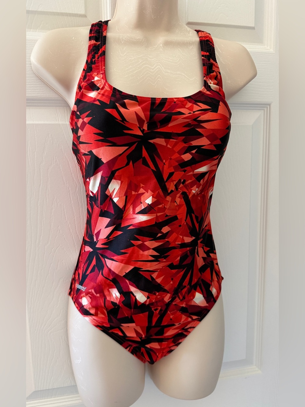 Speedo Red & Black Abstract Print One Piece Swimsuit - Ladies Size 10 *EUC* - Picture 1 of 10